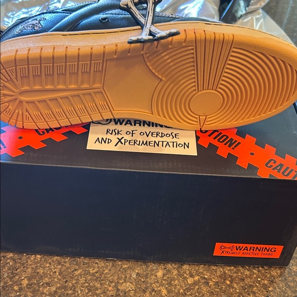 Men's Black Skate-Inspired Sneaker with Gum Sole - Picture 5 of 6